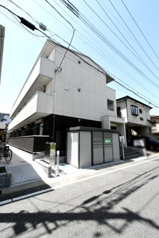 ��ʌ�����s������R���ڂ̃A�p�[�g�̌����O��