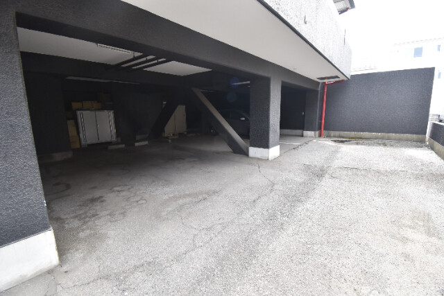 ��ʌ��������܎s������V�����R���ڂ̃}���V�����̒��ԏ�