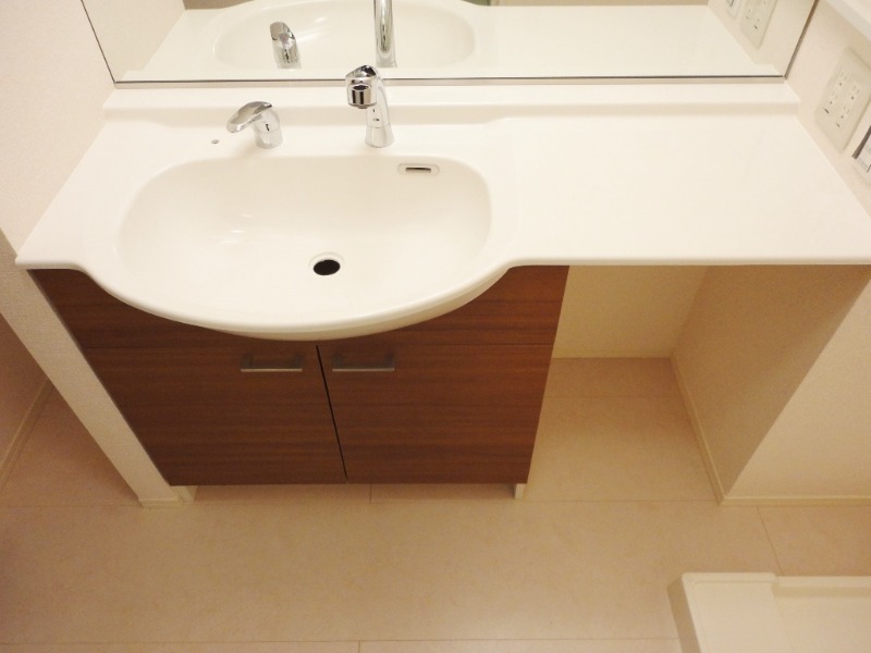 ��ʌ��������܎s����厚�w��̃A�p�[�g�̐��ʏ�