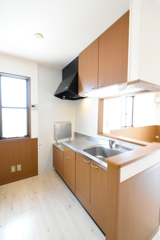 ��ʌ��������܎s��{��O���S���ڂ̃A�p�[�g�̃L�b�`��