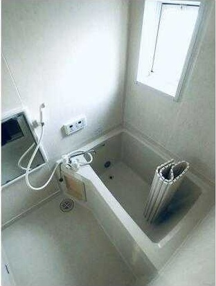 ��ʌ��������܎s��΋�钬�Q���ڂ̃A�p�[�g�̃o�X