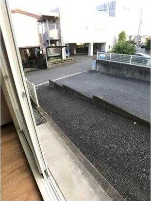 ��ʌ��������܎s��΋�钬�Q���ڂ̃A�p�[�g�̃o���R�j�[