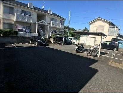 ��ʌ��������܎s��΋�钬�Q���ڂ̃A�p�[�g�̒��ԏ�