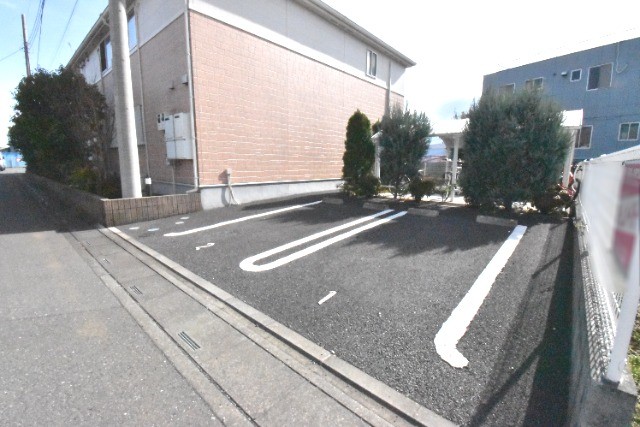 ��ʌ��������܎s�΋�厚���̃A�p�[�g�̒��ԏ�