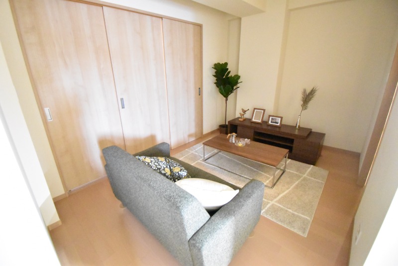 ��ʌ��������܎s�Y�a���؍�R���ڂ̃}���V�����̋��ԁE���r���O