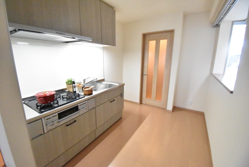 ��ʌ��������܎s�Y�a���؍�R���ڂ̃}���V�����̃L�b�`��