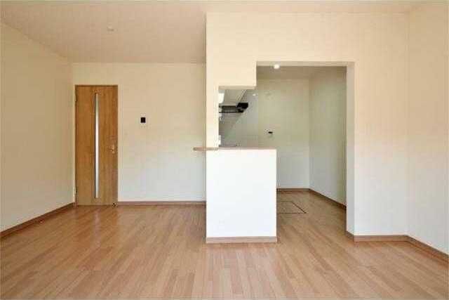 ��ʌ��������܎s��΋�{���P���ڂ̃^�E���n�E�X�̋��ԁE���r���O