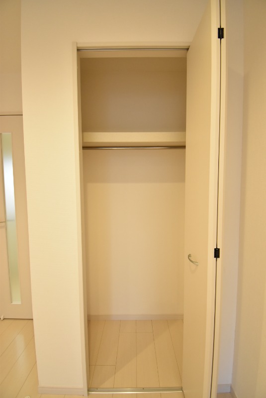 ��ʌ������s�h���R���ڂ̃A�p�[�g�̎��[