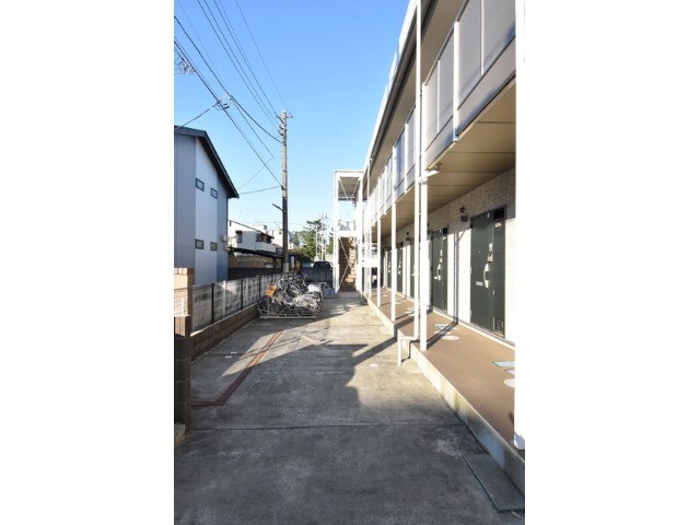 ��ʌ������s�h���R���ڂ̃A�p�[�g�̃G���g�����X