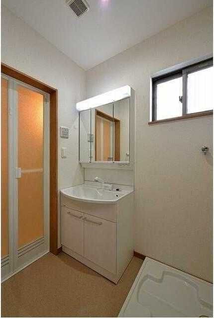 ��ʌ��������܎s��΋�{���P���ڂ̃^�E���n�E�X�̐��ʏ�