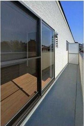 ��ʌ��������܎s��΋�{���P���ڂ̃^�E���n�E�X�̃o���R�j�[