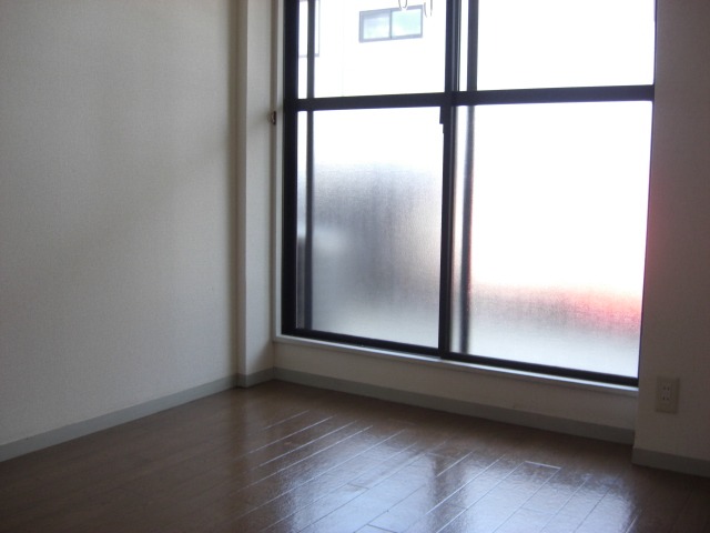 ��ʌ�����s������U���ڂ̃A�p�[�g�̂��̑������E�X�y�[�X