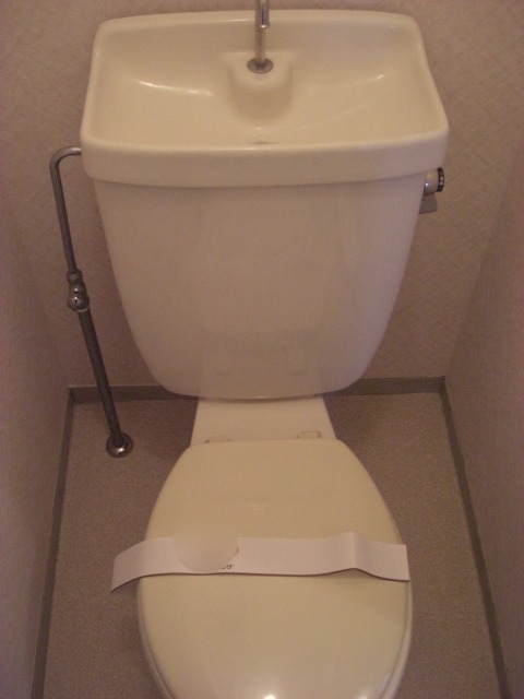 ��ʌ�����s������U���ڂ̃A�p�[�g�̃g�C��