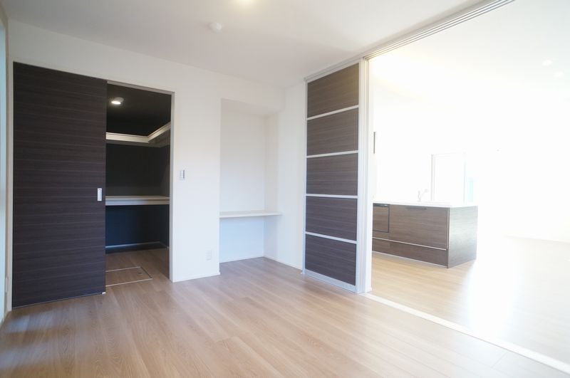 ��ʌ��������܎s������厚�쒆��̃}���V�����̂��̑������E�X�y�[�X