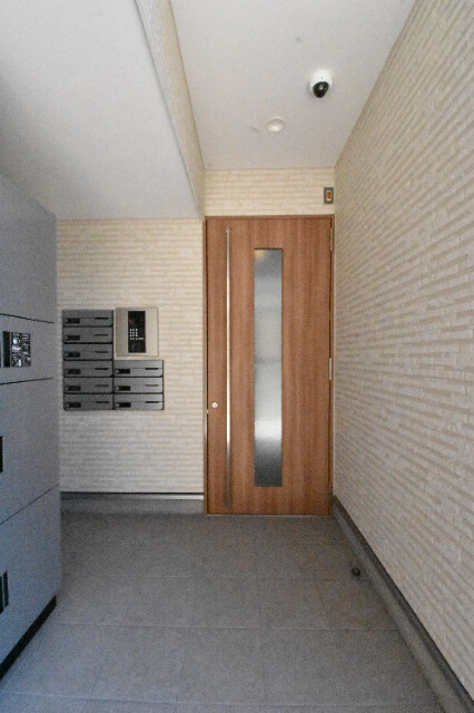 ��ʌ��@�c�s��P���ڂ̃A�p�[�g�̃G���g�����X