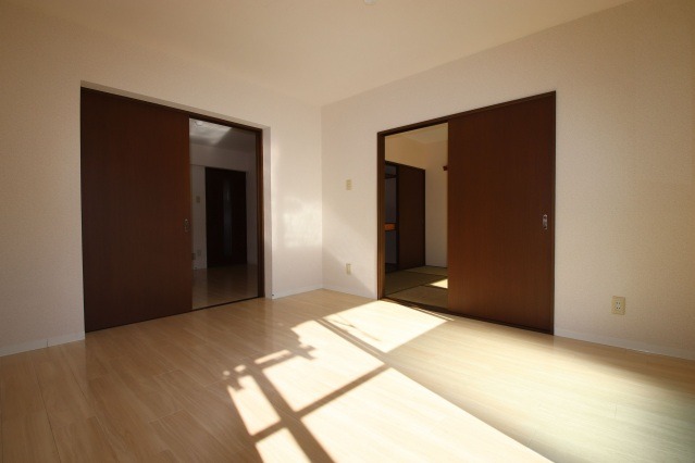 ��ʌ�����s�k����Q���ڂ̃}���V�����̂��̑������E�X�y�[�X