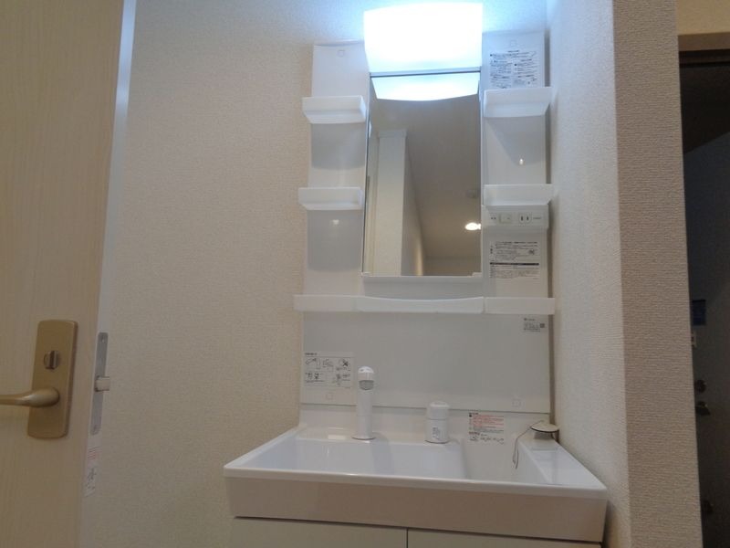 ��ʌ�����s�΋u�P���ڂ̃A�p�[�g�̐��ʏ�