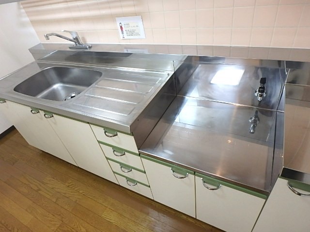 ��ʌ��������܎s��{��O���P���ڂ̃}���V�����̃L�b�`��