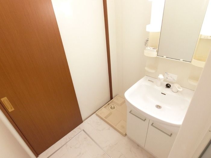 ��ʌ��������܎s��{��O���S���ڂ̃A�p�[�g�̐��ʏ�