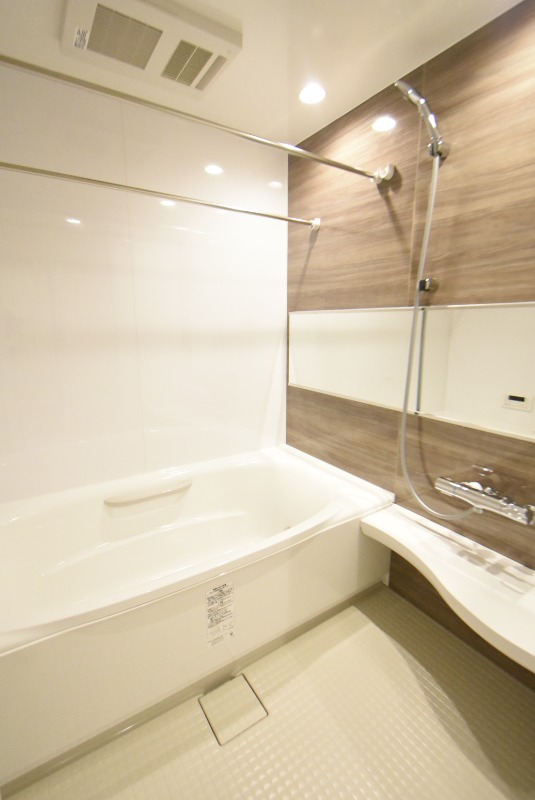 ��ʌ��������܎s�k��y�C���Q���ڂ̃}���V�����̃o�X