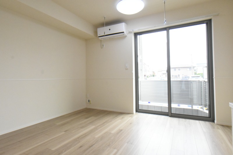 ��ʌ��������܎s�k��y�C���Q���ڂ̃}���V�����̋����E���r���O