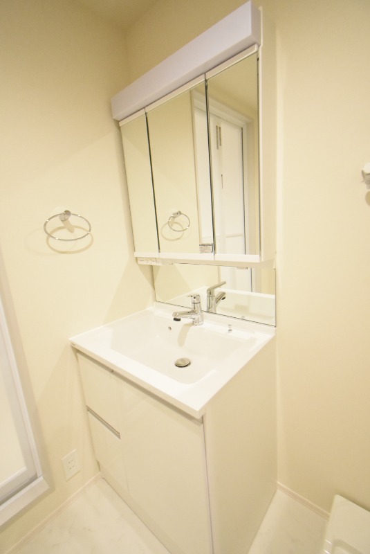 ��ʌ��������܎s�k��y�C���Q���ڂ̃}���V�����̐��ʏ�