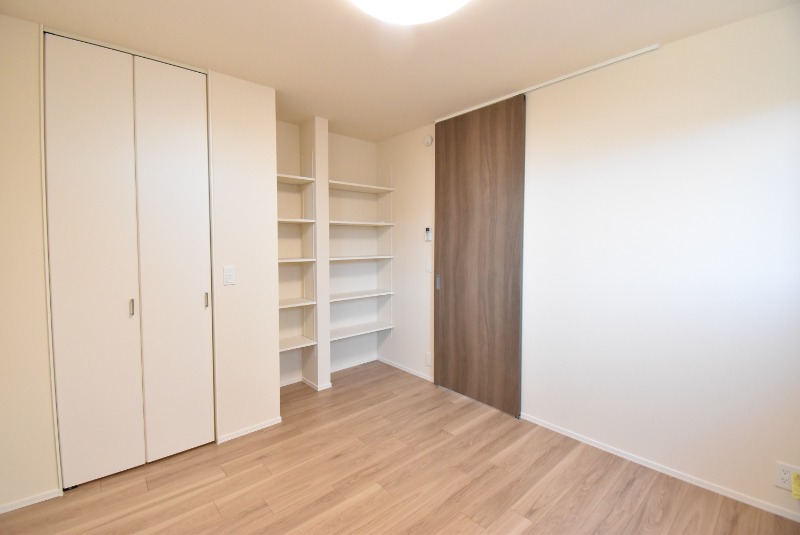 ��ʌ��z�J�s���]���Q���ڂ̃}���V�����̂��̑������E�X�y�[�X