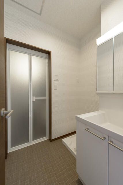 ��ʌ��������܎s�΋�厚����c�̃A�p�[�g�̐��ʏ�