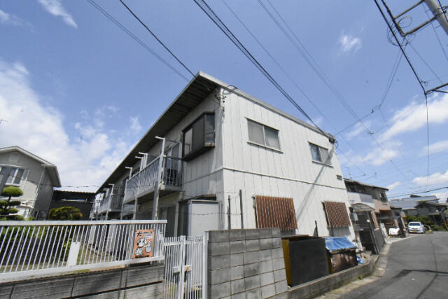 ��ʌ��������܎s������x�蒬926-1�̃A�p�[�g�̌����O��