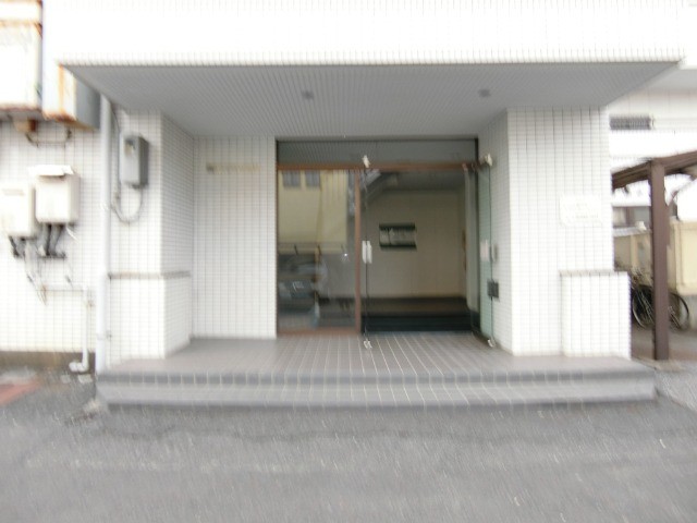 ��ʌ�����s�˒˓��R���ڂ̃}���V�����̃G���g�����X