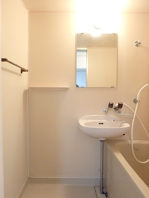 ��ʌ��������܎s������x�蒬�̃A�p�[�g�̐��ʏ�