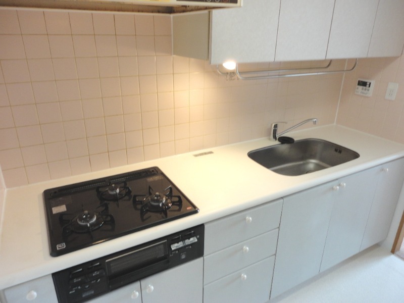 ��ʌ��������܎s�k����i���R���ڂ̃}���V�����̃L�b�`��