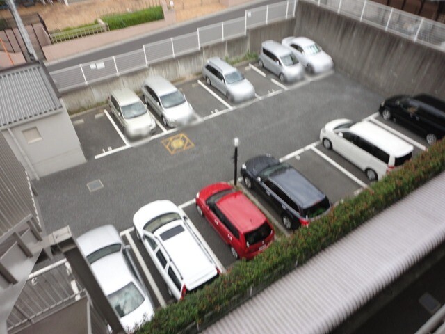 ��ʌ��������܎s�k����i���R���ڂ̃}���V�����̒��ԏ�