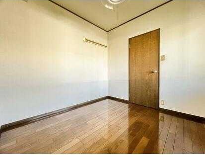 ��ʌ��k�����S�ɓޒ��h�U���ڂ̃A�p�[�g�̂��̑��ݔ�