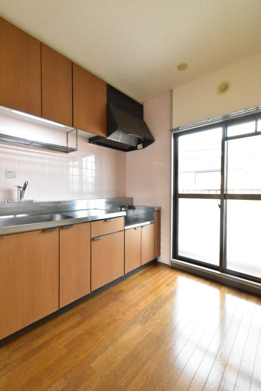 ��ʌ��������܎s�΋擌�Y�a�T���ڂ̃}���V�����̃L�b�`��