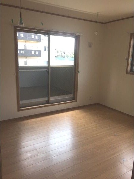 ��ʌ��������܎s�΋�厚�O���̃A�p�[�g�̋��ԁE���r���O