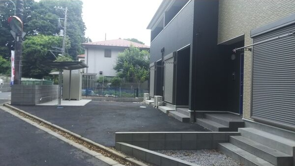 ��ʌ��������܎s�΋�厚�O���̃A�p�[�g�̒��ԏ�