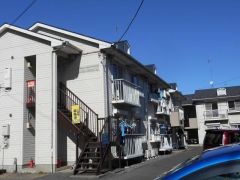 ��ʌ�����s�厚���s�̍��݂̃A�p�[�g�̌����O��