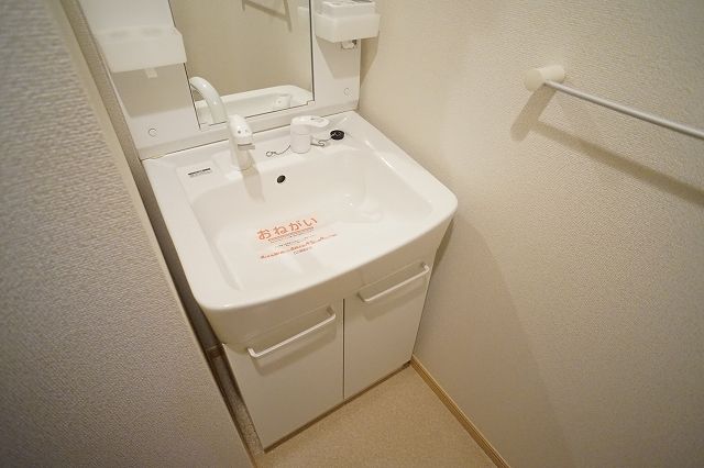 ��ʌ��k�����S�ɓޒ��h�S���ڂ̃A�p�[�g�̐��ʏ�