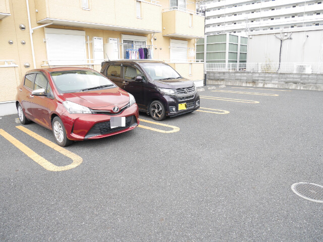 ��ʌ��k�����S�ɓޒ��h�S���ڂ̃A�p�[�g�̒��ԏ�