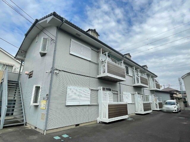 ��ʌ�����s���L�R����8-2�̃A�p�[�g�̌����O��