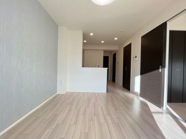 ��ʌ��������܎s�΋�厚�O���̃A�p�[�g�̋��ԁE���r���O