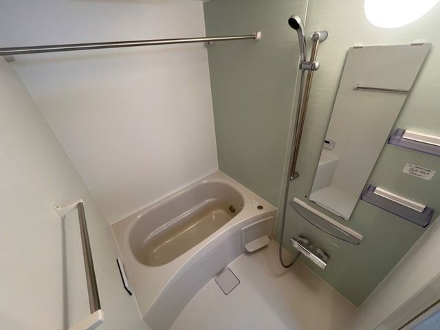 ��ʌ��������܎s�΋�厚�O���̃A�p�[�g�̃o�X