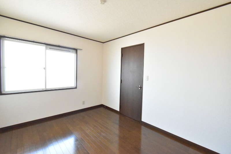 ��ʌ��������܎s���厚�~�����̃A�p�[�g�̂��̑������E�X�y�[�X