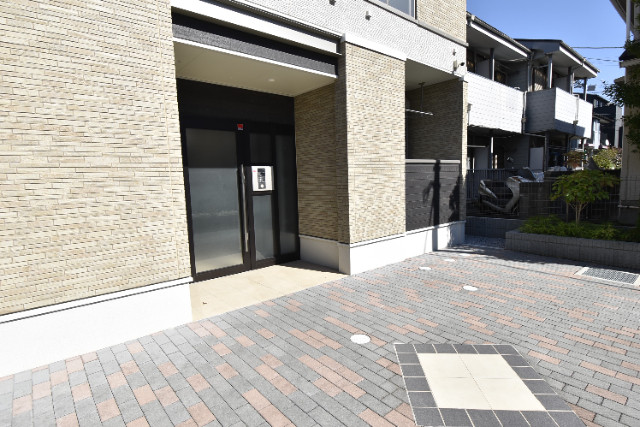 ��ʌ��������܎s����厚�_�c�̃A�p�[�g�̃G���g�����X