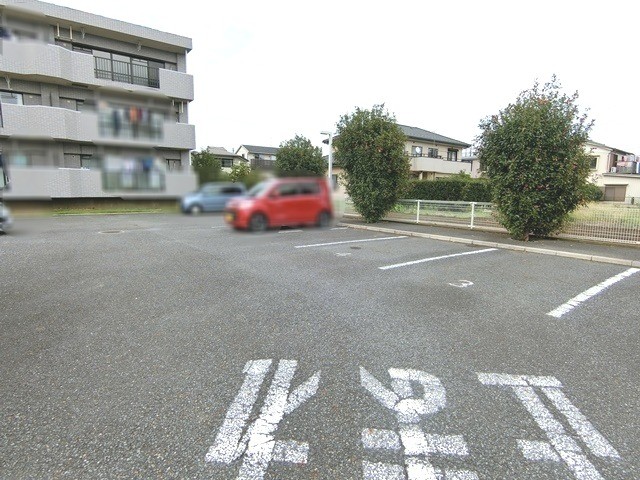 ��ʌ��������܎s��΋擌��΂T���ڂ̃}���V�����̒��ԏ�