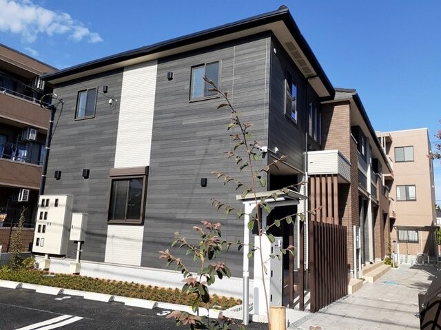 ��ʌ������s�V�P���̃A�p�[�g�̌����O��