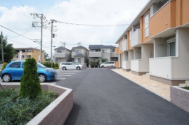 ��ʌ��������܎s������厚�@���̃A�p�[�g�̒��ԏ�