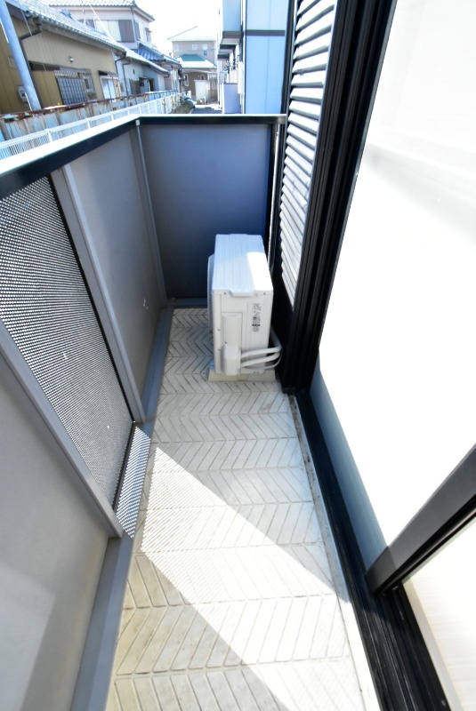 ��ʌ��������܎s����O���T���ڂ̃A�p�[�g�̃o���R�j�[