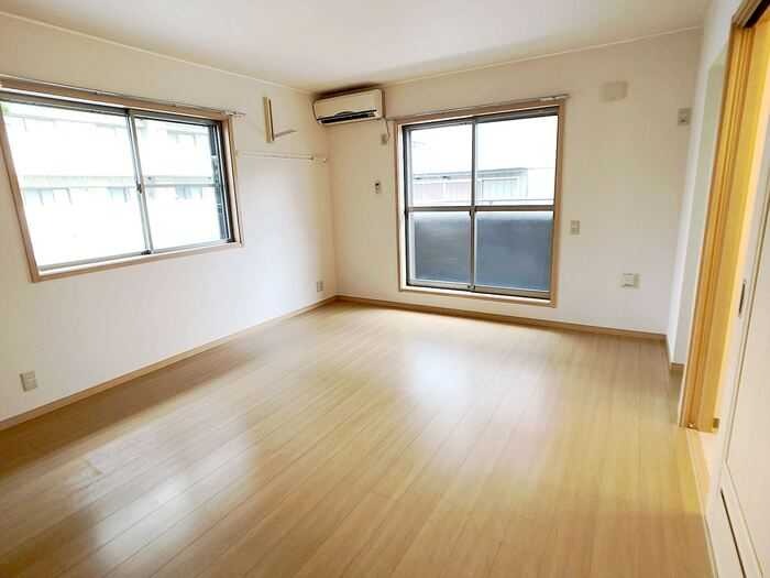 ��ʌ������s�����P���ڂ̃A�p�[�g�̋��ԁE���r���O